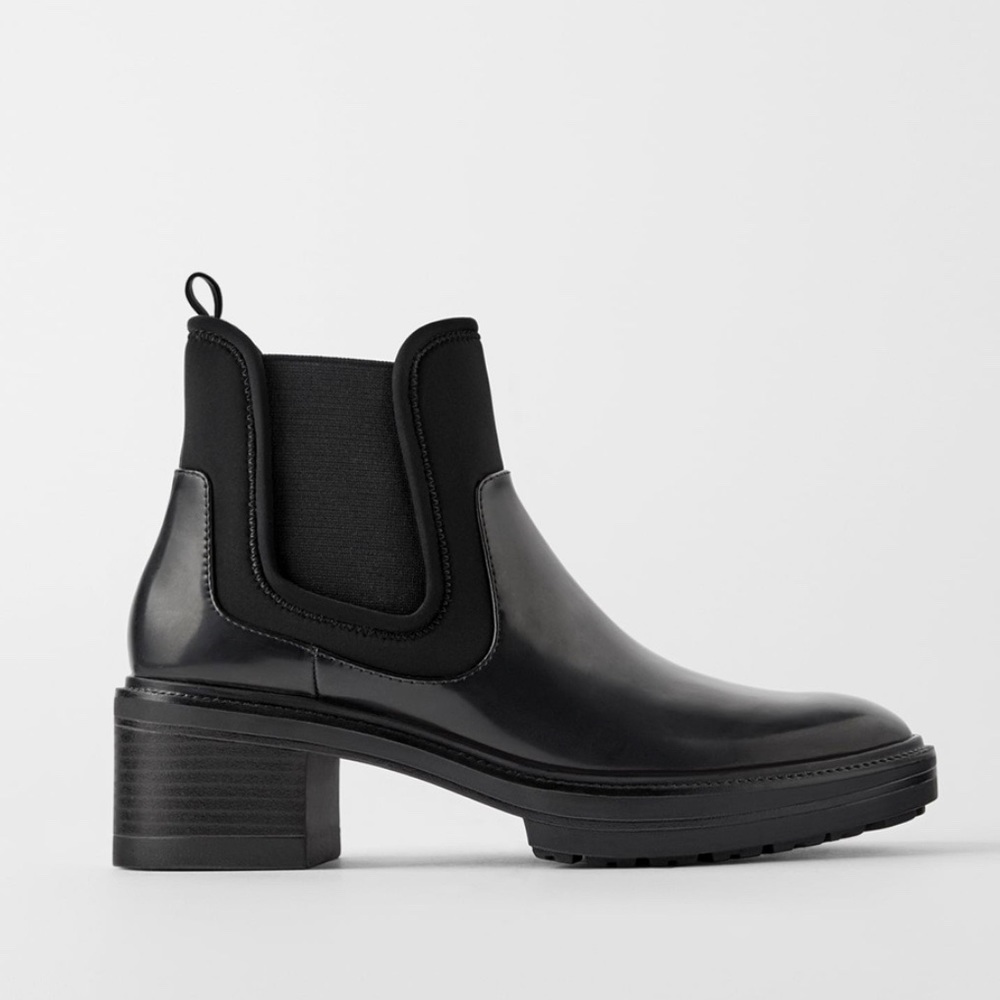 🍁ZARA TECHNICAL HEELED ANKLE BOOTS WTREADED SOLES
